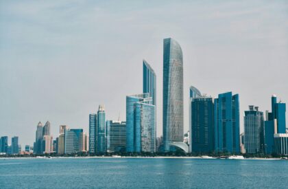 Dubai Marina vs. Downtown Dubai – Where Should You Invest? A comparison of Dubai Marina and Downtown Dubai, highlighting key features and investment opportunities in both areas