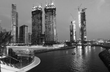 A breathtaking view of Palm Jumeirah, showcasing its iconic properties and waterfront villas