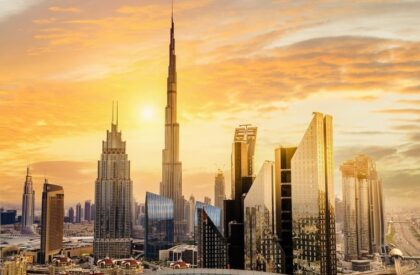 Off-Plan vs. Ready Properties in Dubai – Pros, Cons & ROI Comparison A comparison of off-plan and ready properties in Dubai, showcasing construction sites on one side and completed luxury properties on the other